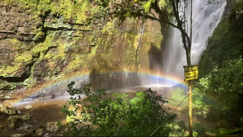 Cachoeira da Pedra Furada - Benedito Novo - Vale Europeu Catarinense - Estado de Santa Catarina - Regi