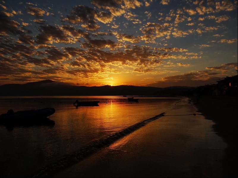 Canto Grande - Bombinhas - Litoral Norte Catarinense - Costa Esmeralda - Estado de Santa Catarina - Regi