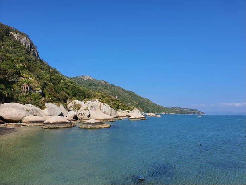 Praia de Mariscal - Bombinhas - Litoral Norte Catarinense - Costa Esmeralda - Estado de Santa Catarina - Regi
