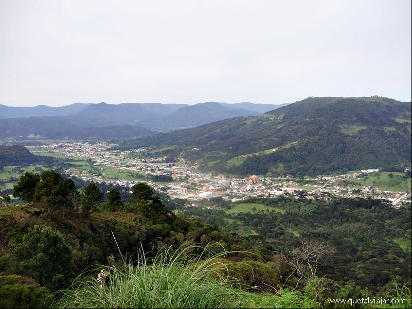 Cidade de Urubici vista do Mirante do Avencal - Serra Catarinense - Santa Catarina - Regi