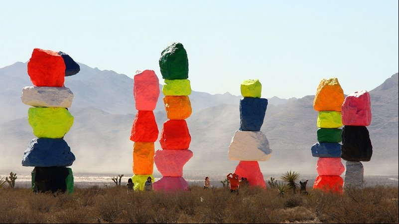 Seven Magic Mountains (Sete Montanhas M