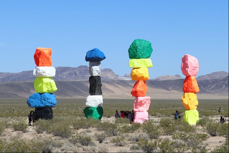 Seven Magic Mountains (Sete Montanhas M