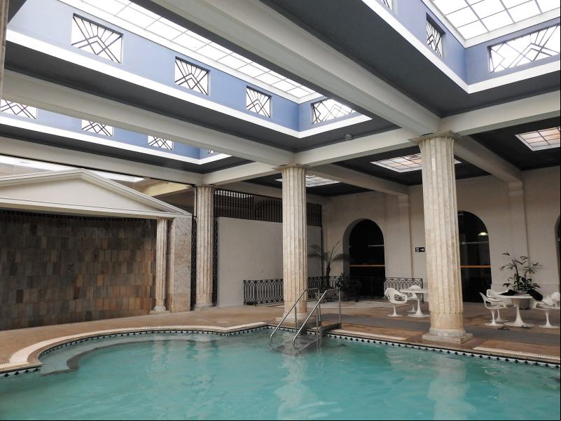 Piscina t